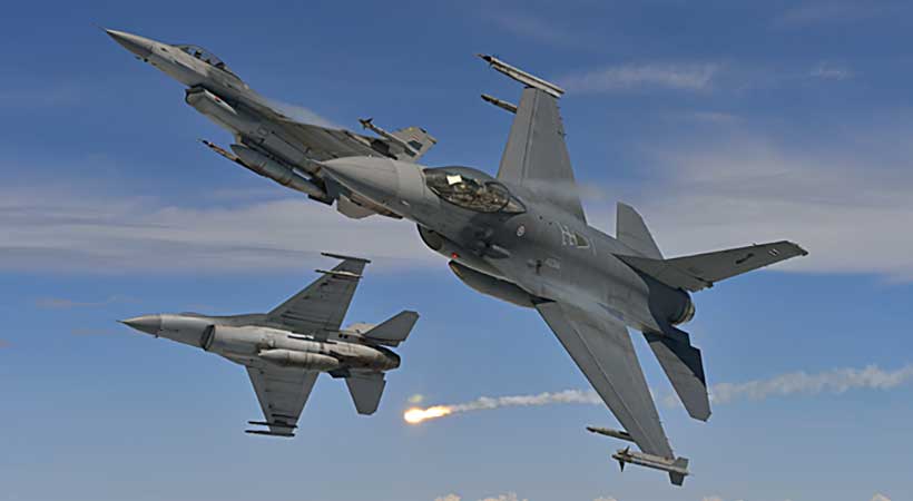 F-16-three-ship-attack-break-820x450